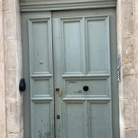 La Halte Des Arenes De Nude Beaute Du Minimalisme Apartment *