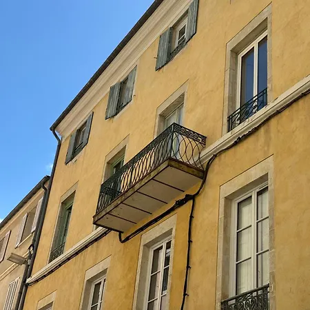 La Halte Des Arenes De Nude Beaute Du Minimalisme Apartment